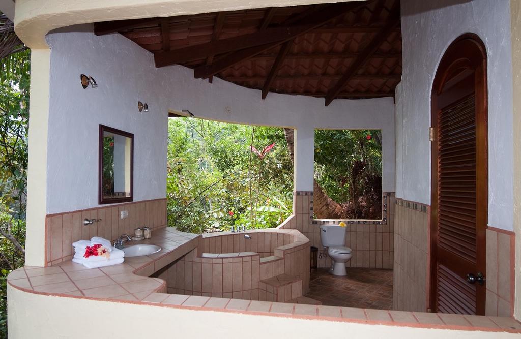Lagunavista Hotel Carate