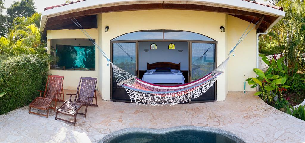 Lagunavista Hotel Carate