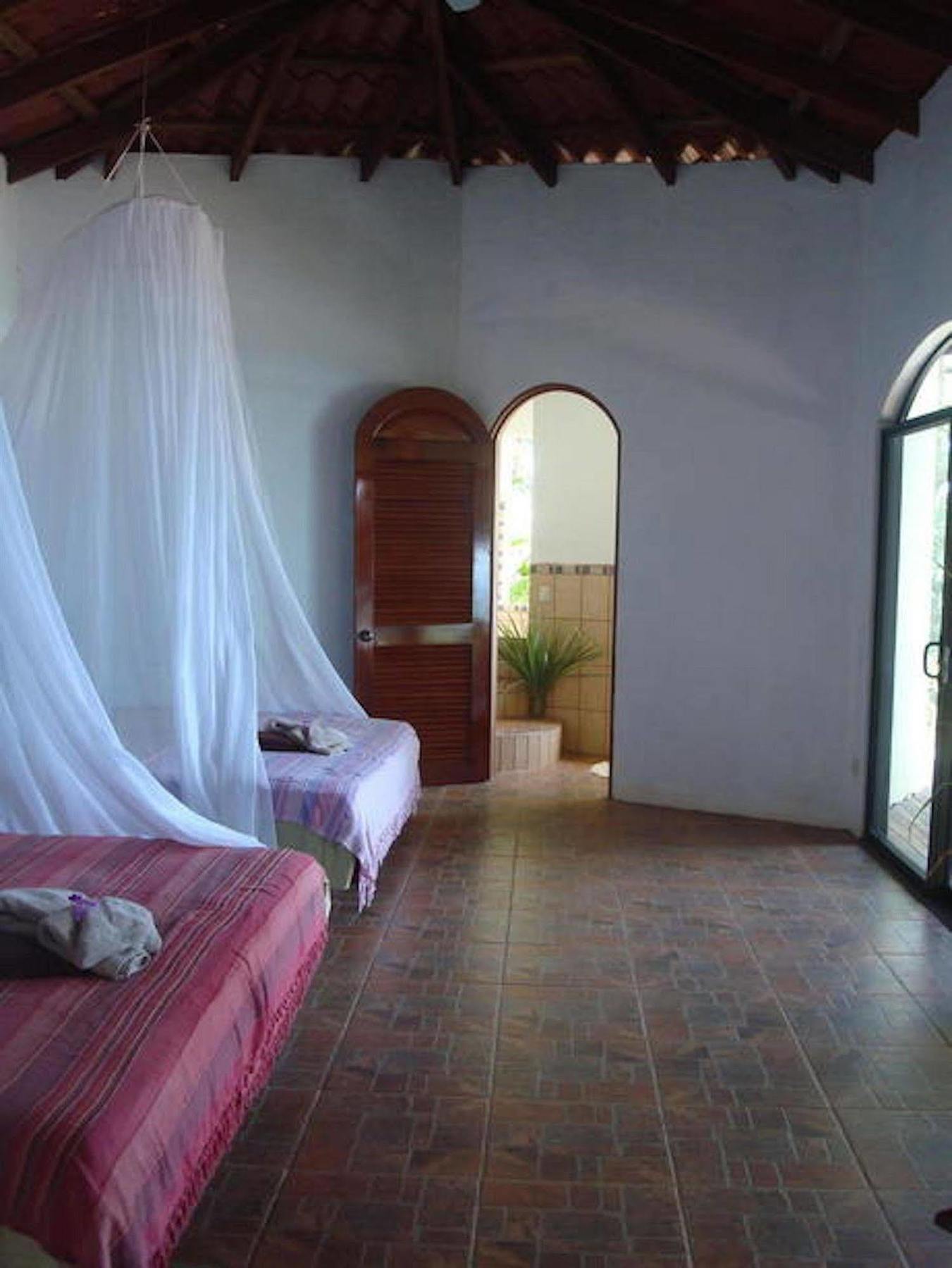 Lagunavista Hotel Carate